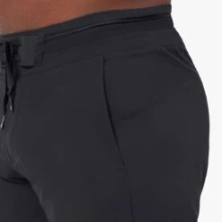 On Running Men's Hybrid Shorts -Black -Sports Clothing Sale Store 185.00303 4