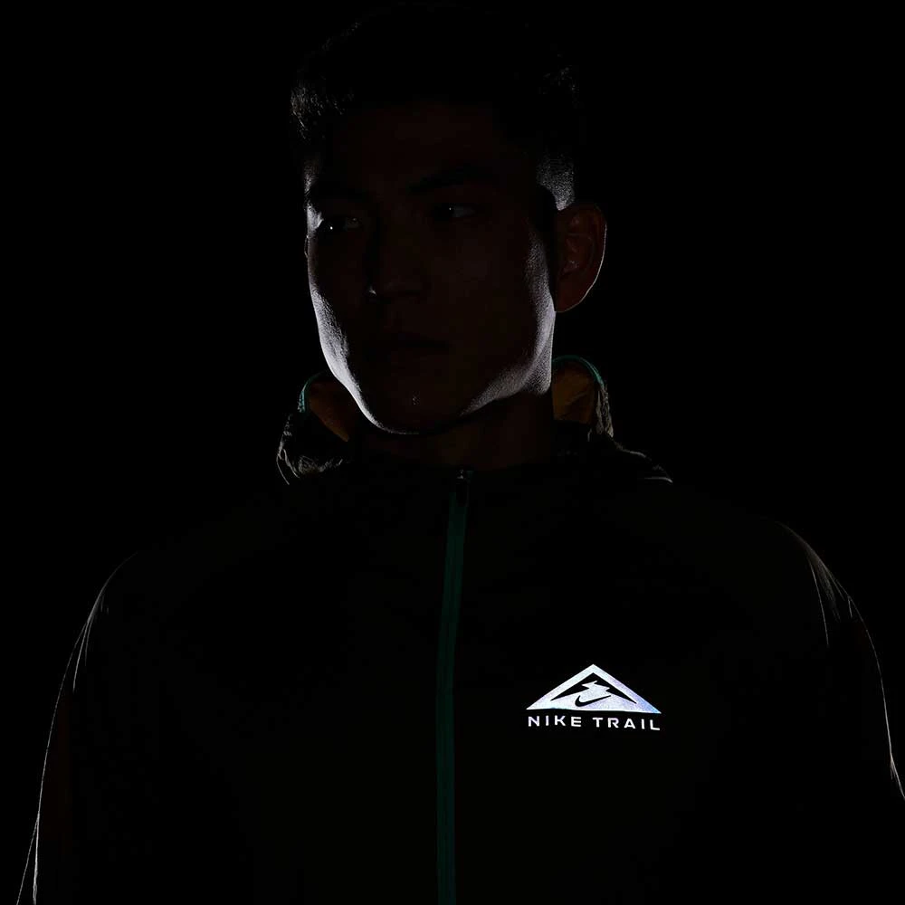 Men's Nike Trail Lightweight Jacket - Olive Flak/Spring Green 7 Men's Nike Trail Lightweight Jacket - Olive Flak/Spring Green - Image 5