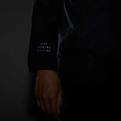 Nike Women's Run Division Jacket - Black 18 Nike Women's Run Division Jacket - Black -Sports Clothing Sale Store DQ6561 010 PHSYM200 1