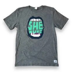 Unisex She Runs GR Mouth Skyline Perf Tech SS - Heather Gray/Navy/Pink