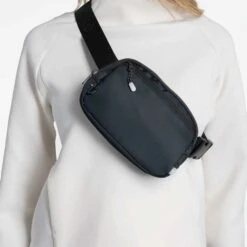 LOLE Jamie Bag - Olive -Sports Clothing Sale Store LAW0889 BB03 3 1900x c164a390 c031 4532 93a4 a4333c0a0dec