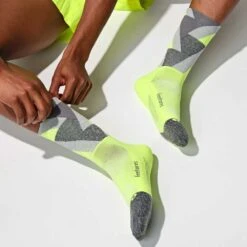 Feetures Unisex Elite Light Cushion Mini Crew Sock - Peak Lightening -Sports Clothing Sale Store Lightning3 1024x1024 3e91b23a e186 4afe 855c 28ebbfd4f1ec