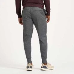 Vuori Men's Sunday Performance Jogger - Charcoal Heather -Sports Clothing Sale Store V416HCC 3 2048x e1e27082 5f6c 4677 87c6 a75100d32317