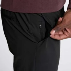 Vuori Men's Fleet Jogger Pant - Black -Sports Clothing Sale Store V444BLK SP23 M ECOMM PANTS 02377new 1200x crop center jpg