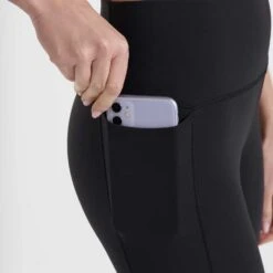 Vuori Women's Studio Pocket Legging - Black -Sports Clothing Sale Store VW1028OST 0257 1200x crop center jpg