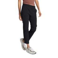 Vuori Women's Miles Ankle Pant - Black -Sports Clothing Sale Store VW404BLK FA23 W ECOMM PANTS FRONT BOTTOMS 1